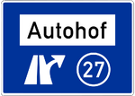 Ankündigungsschild für einen Autohof
