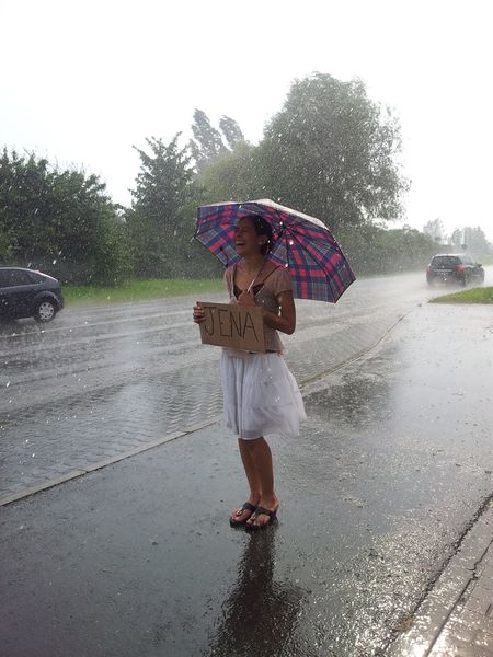 File:Hitching in the rain.jpg