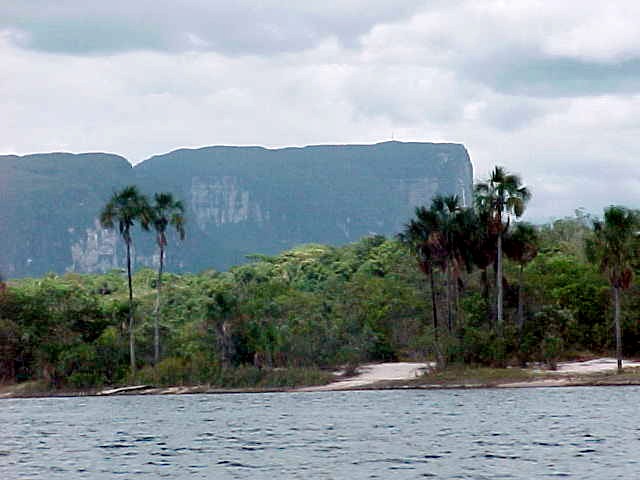 Laguna Canaima.JPG